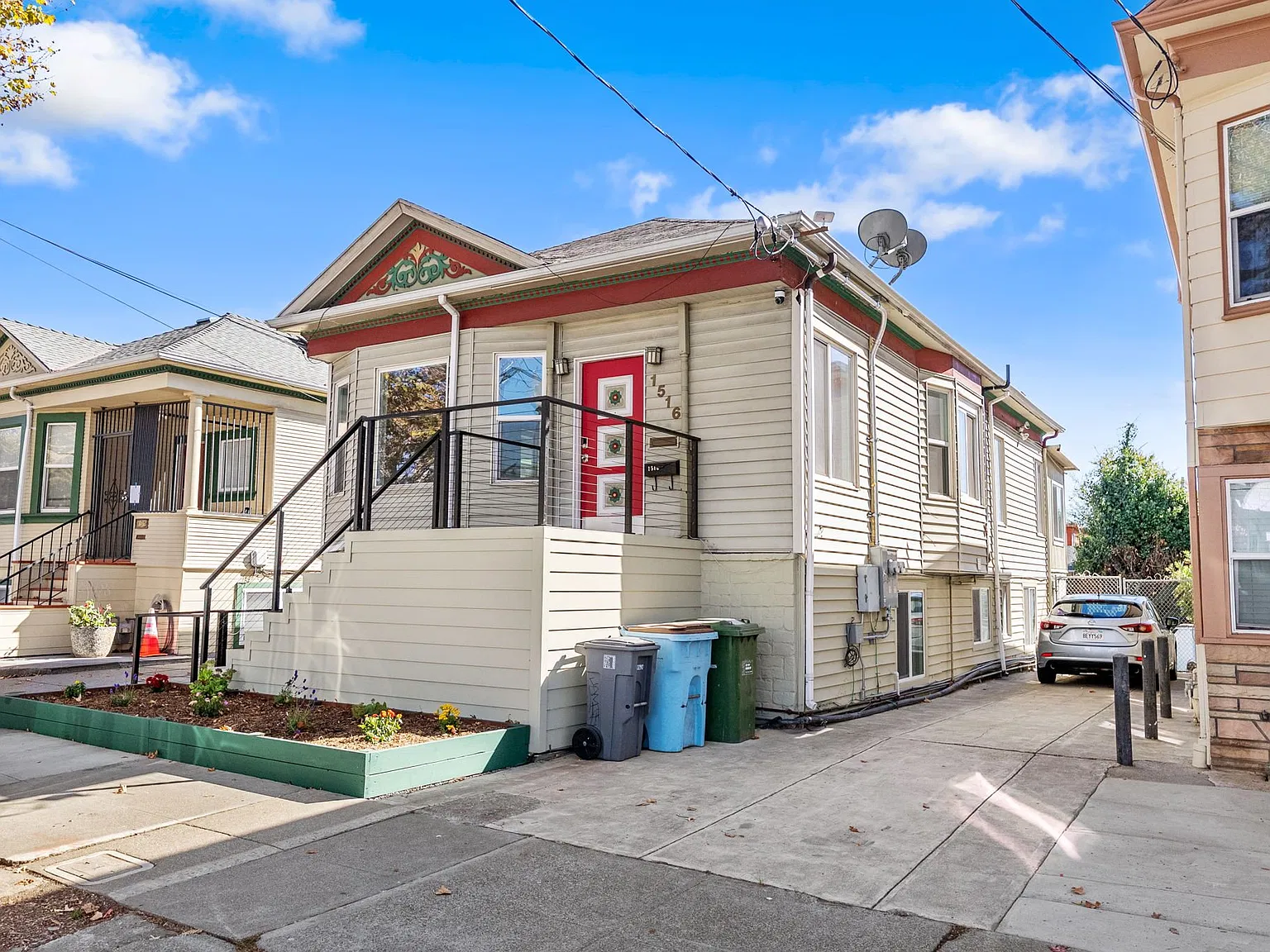 Spacious 2BR/2BA Apartment Unit at 1516 Alcatraz Ave, Berkeley - $3600/mo — Photo 1