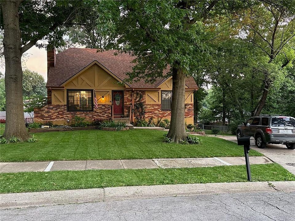 1st image of 1905 NE 80th St