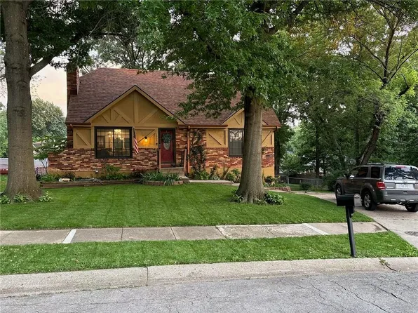1905 NE 80th St, Kansas City, MO 64118