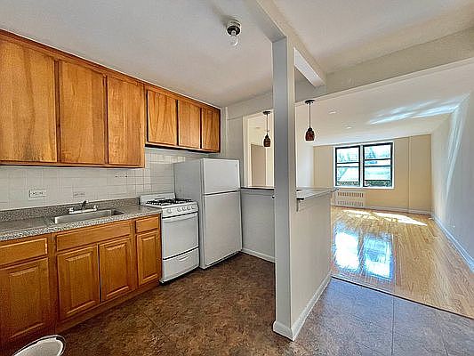 1st image of 2060 E 19th St APT 2H