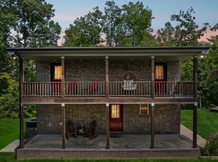 221 Foggy Mountain Ln, Bradyville, TN 37026