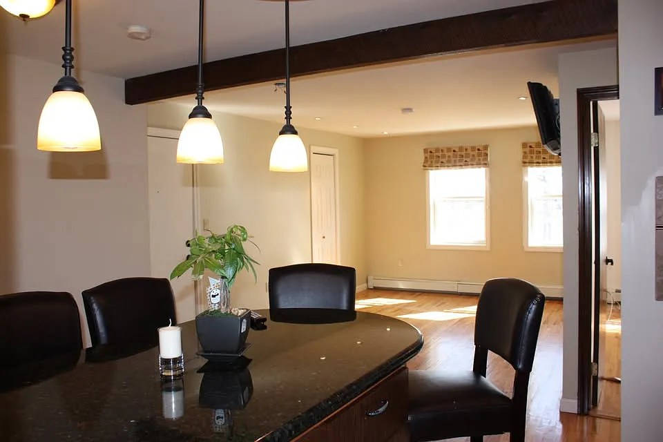 1 bed, 558 sqft, $1,950 — Photo 2
