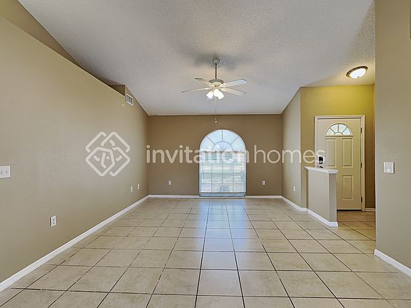 3rd image of 212 Kingshill Ct SE