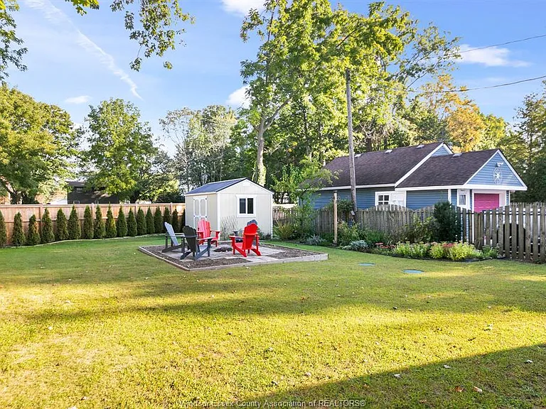 864 Lawrence Dr — Photo 25