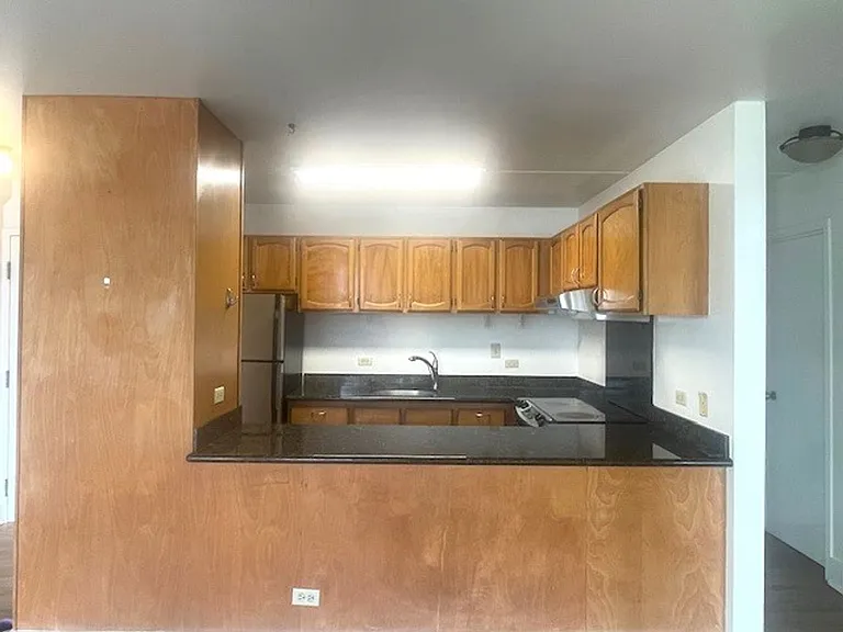 2522 Date St #403 — Photo 4