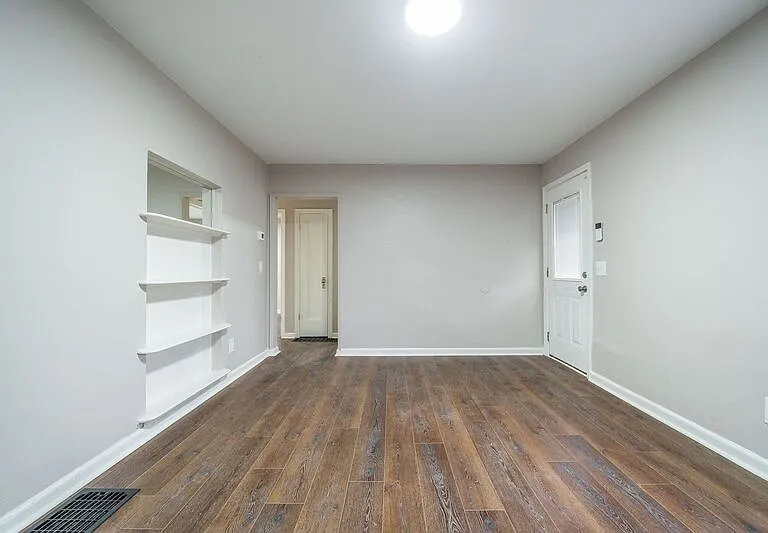 771 E Tulane Rd — Photo 5