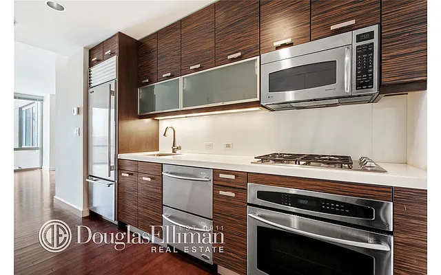 Sold by Douglas Elliman | media 24