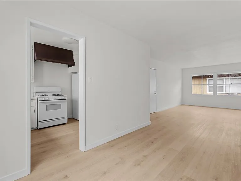 6242 Beck Ave #5 — Photo 1