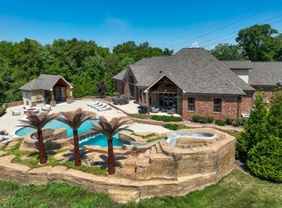 501 Stonegate Dr, Clarksville, TN 37043