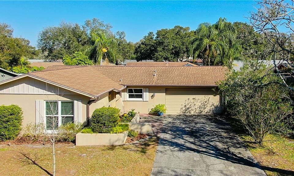 1st image of 115 Country Villas Dr