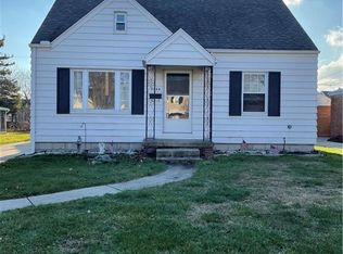 2544 Cawdor Rd, Oregon, OH 43616