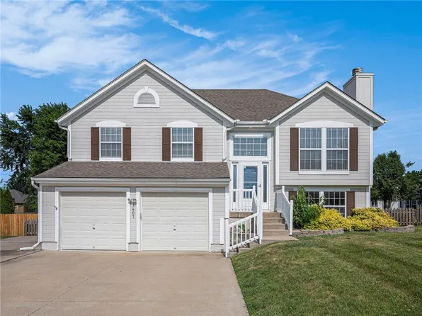 1407 Rolling Dr, Greenwood, MO 64034