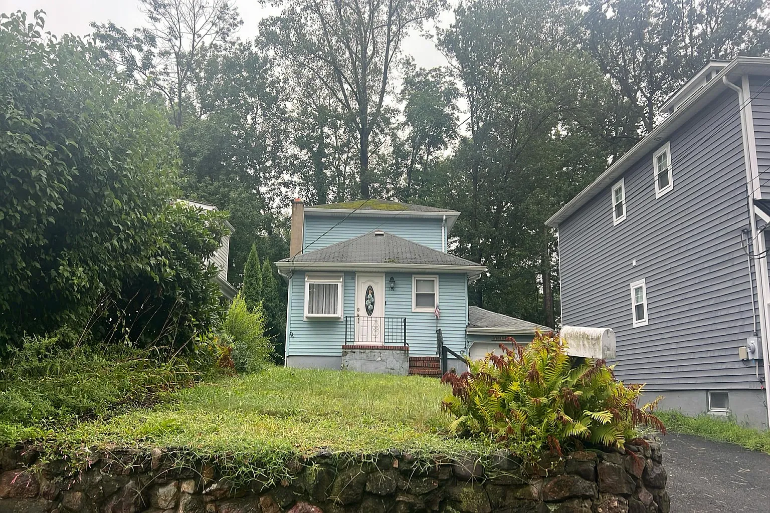 102 E Shore Rd photo 1