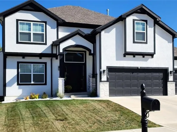 10305 N Flora Ave, Kansas City, MO 64155