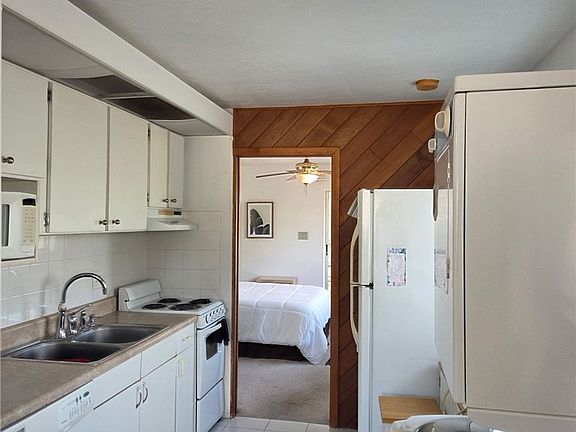 5th image of 8135 Country Rd Unit 206