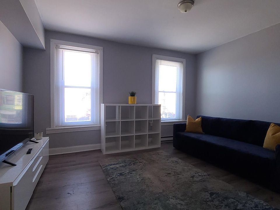 1st image of 891 Belmont Ave #2