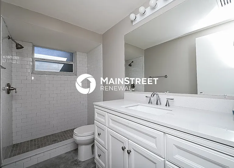4010 Stratfield Dr — Photo 9
