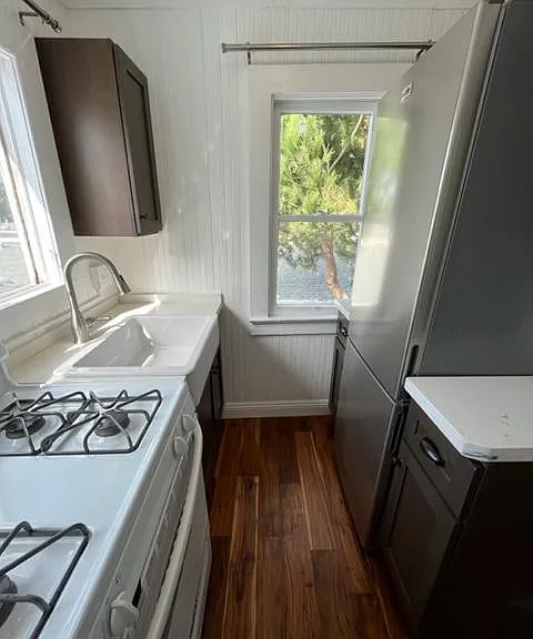 1419 De La Vina St #16 — Photo 10