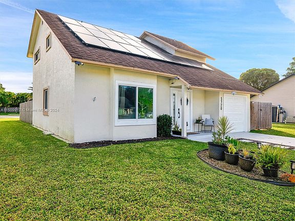 5th image of 5720 NW 55th Ln