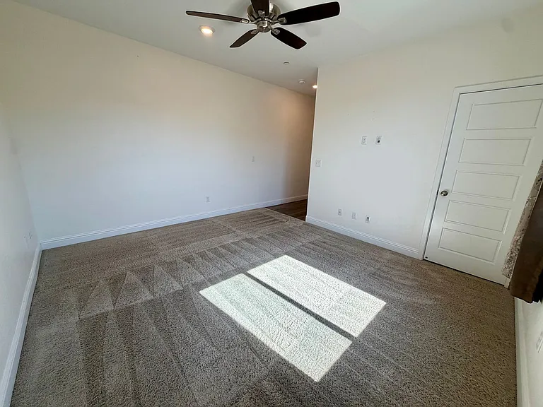 5817 E Truman Ave — Photo 29