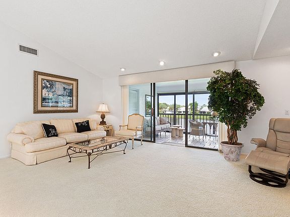 5th image of 60 Eastgate Dr APT D