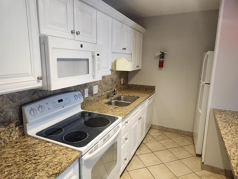 216 Double Eagle Dr #D-2 — Photo 5