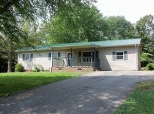 5261 E Piedmont Cir, Conover, NC 28613