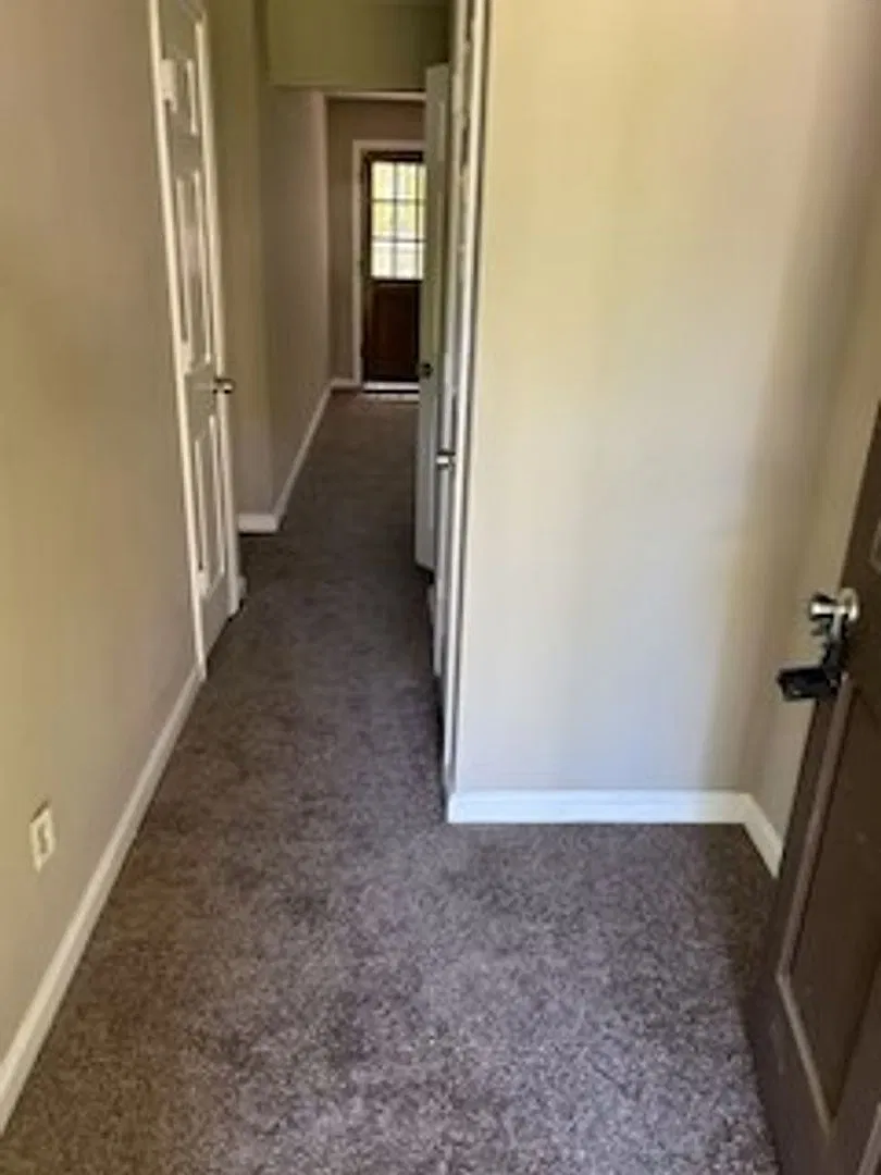 Coming Soon! Do Not Miss This Opportunity! Beautiful Ranch In A Quiet Neighborhood — Photo 2