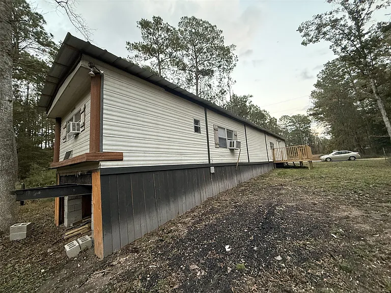 279 White Oak Cir — Photo 2