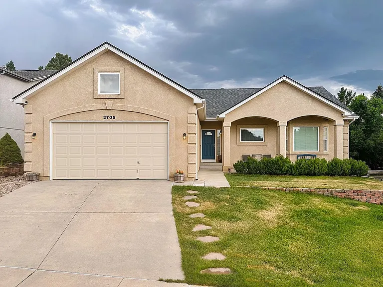 2705 Stone Creek Rd — Photo 1