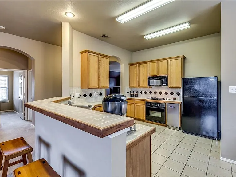 5913 Dustin Trl — Photo 6