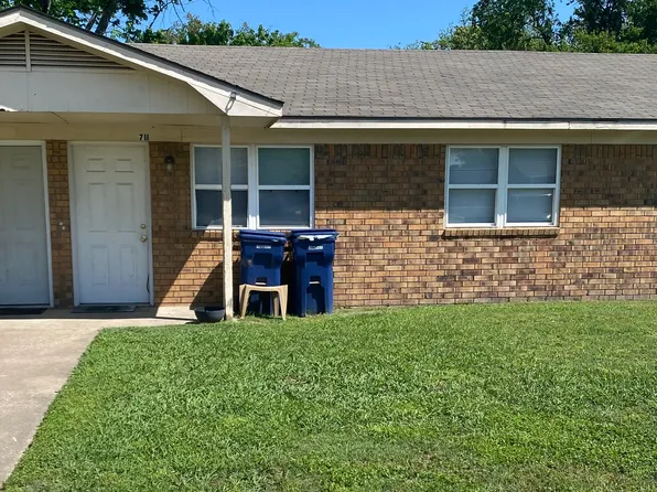 711 W Tulsa St #711, Siloam Springs, AR 72761