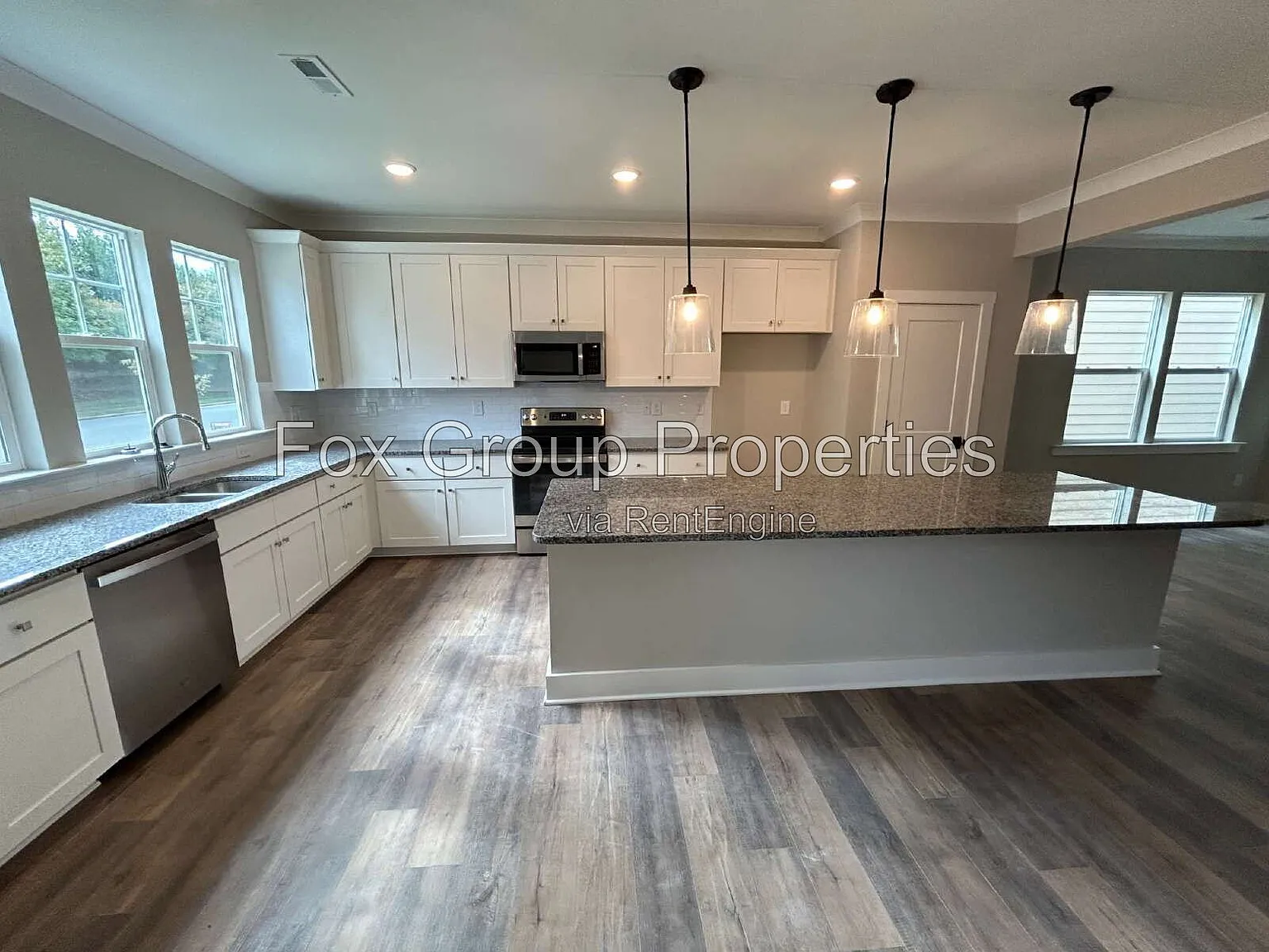 3 bed, 2.5 bath, 2278 sqft, $2,255 — Photo 4