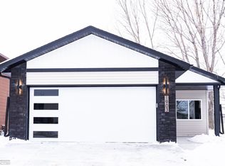 1903 29th Street Cir S, Moorhead, MN 56560