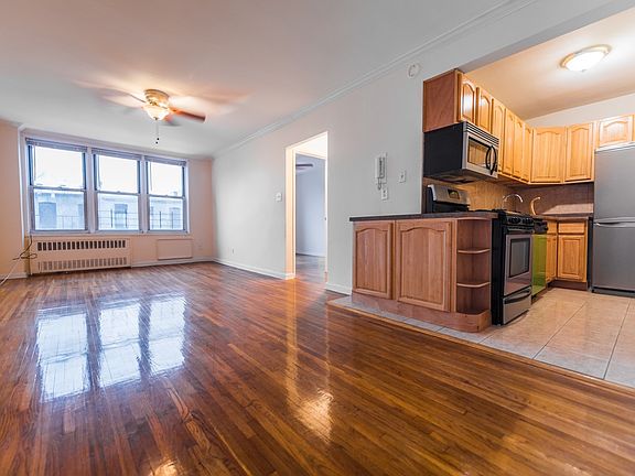 4th image of 720 E 31st St APT 3A