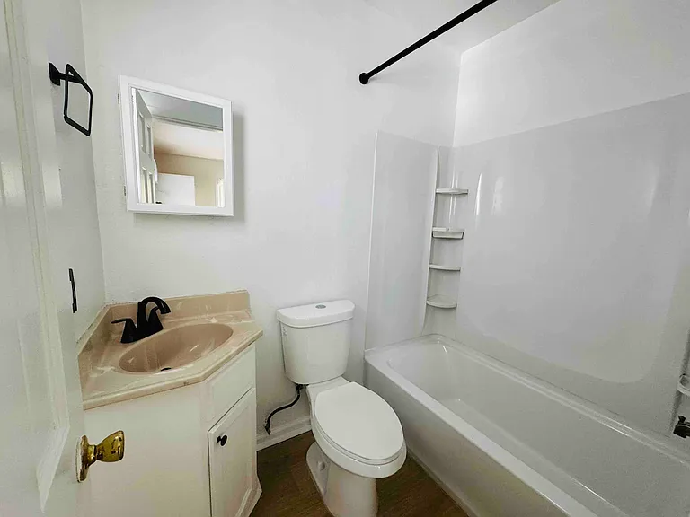 441 N Daisy Ave — Photo 8