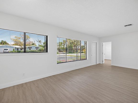 5th image of 4807 NE 18th Avenue