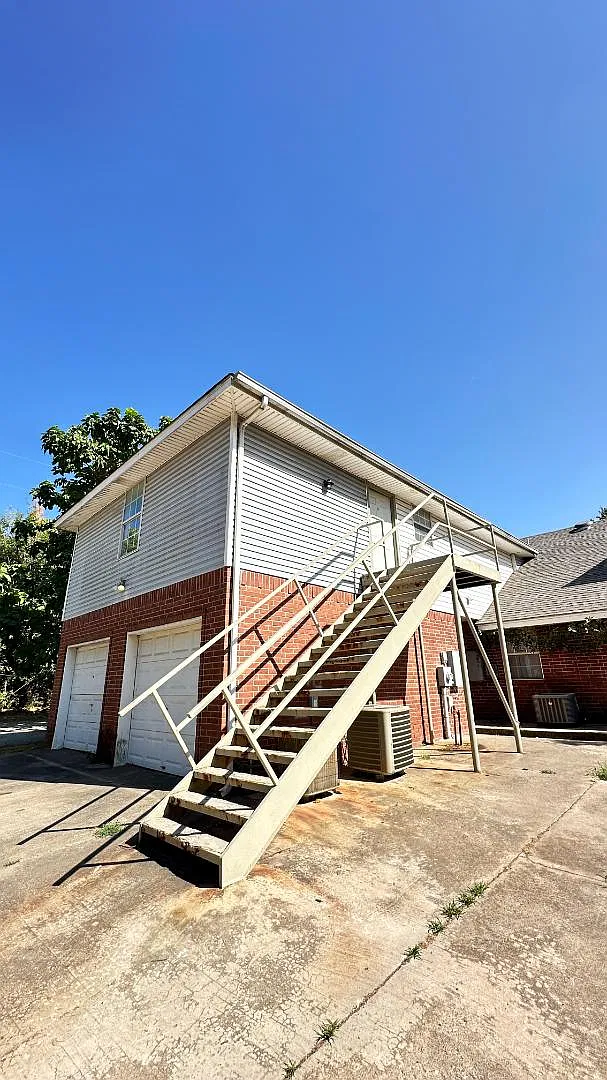 14117 SE 29th St - F — Photo 2