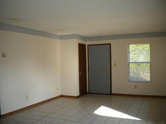 2nd image of 3262 Maplewood Dr APT B