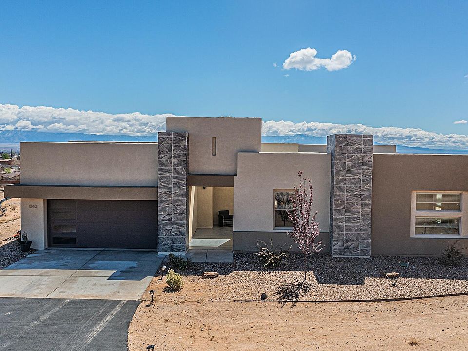 1st image of 1040 Vista Grande