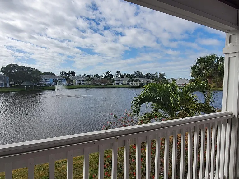 184 Pompano Dr SE #D — Photo 8