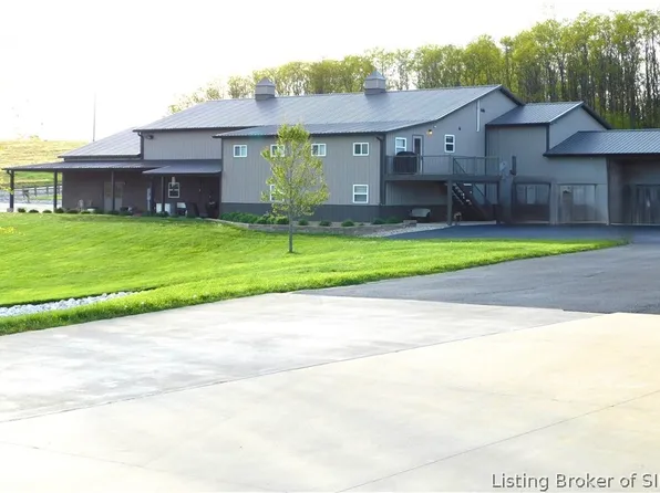 1562 E Martinsburg Road, Salem, IN 47167