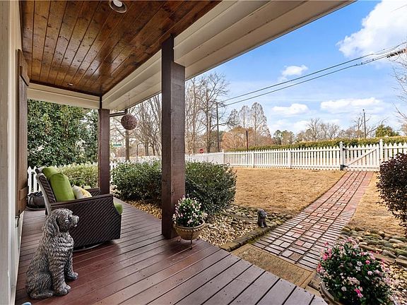 4th image of 156 Maediris Dr