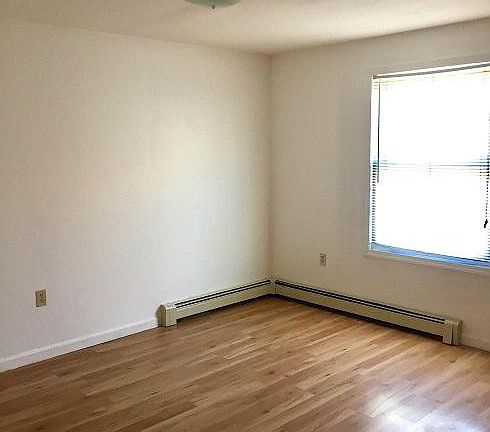 5th image of 340 Johnston Ave