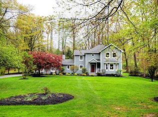 24 Peacock Rd, Rhinebeck, NY 12572