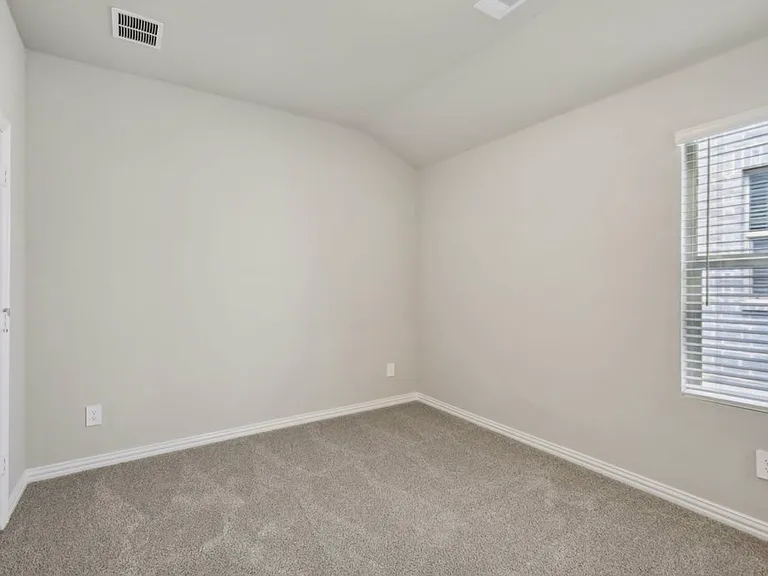612 Huntley Dr — Photo 24