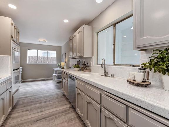 5th image of 1298 Burkette Dr