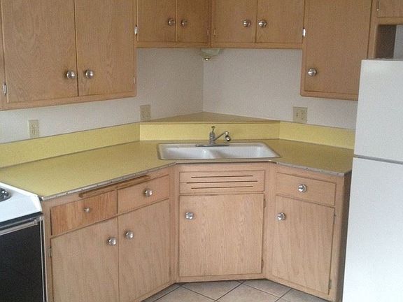 2nd image of 1142 E Singer Cir APT 1
