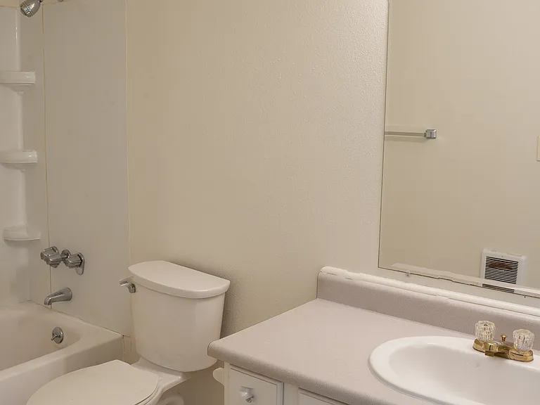 4545 SE Ina Ave #11 — Photo 8