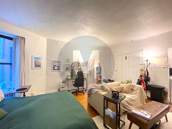 4th image of 134 W 46th St APT 4